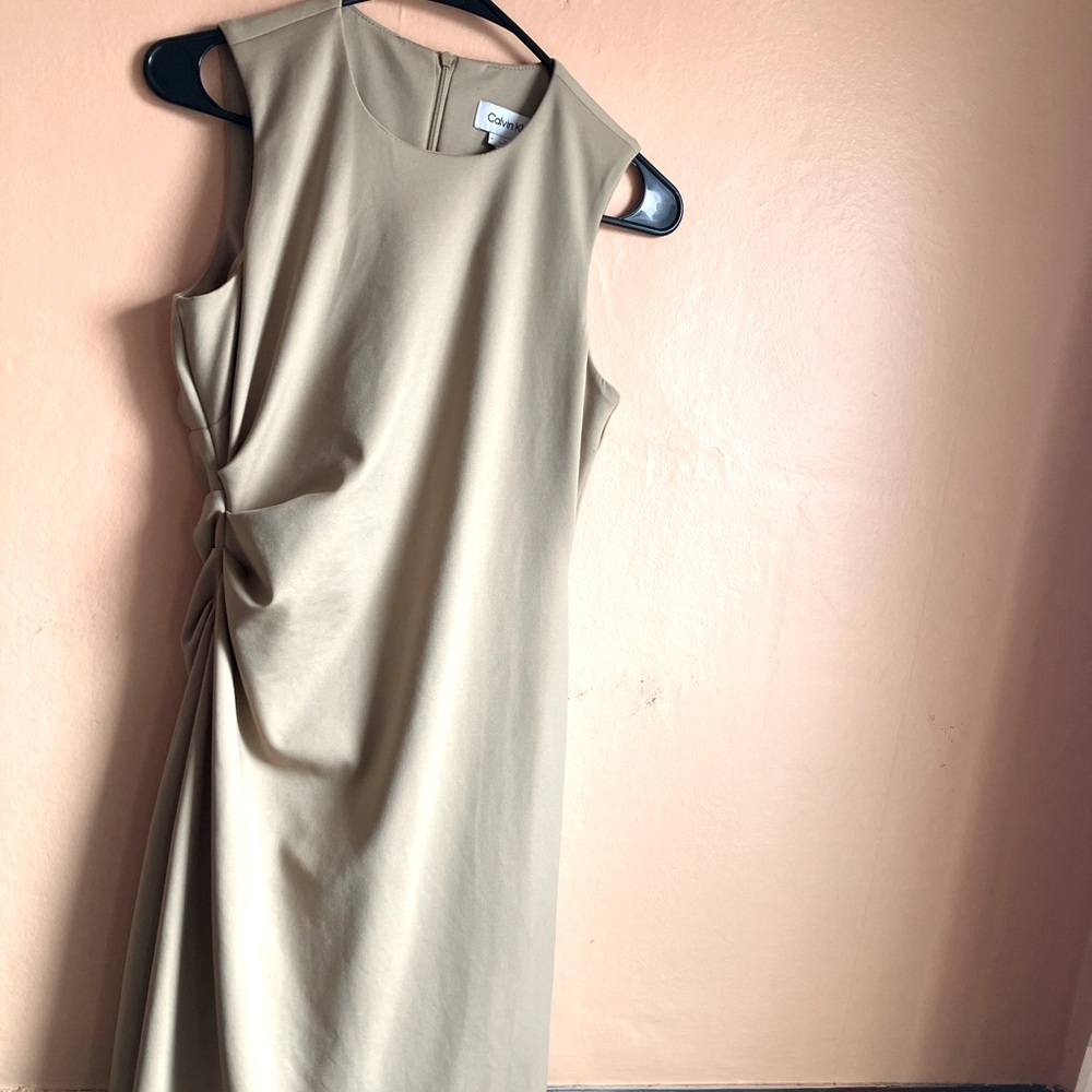 Calvin Klein Bodycon Tan dress with side ruching sleeveless